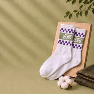 طرح شطرنجی ترندی ساق با تایپوگرافی اختصاصی Vans