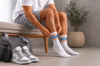 طرح شطرنجی ترندی ساق با تایپوگرافی اختصاصی Vans