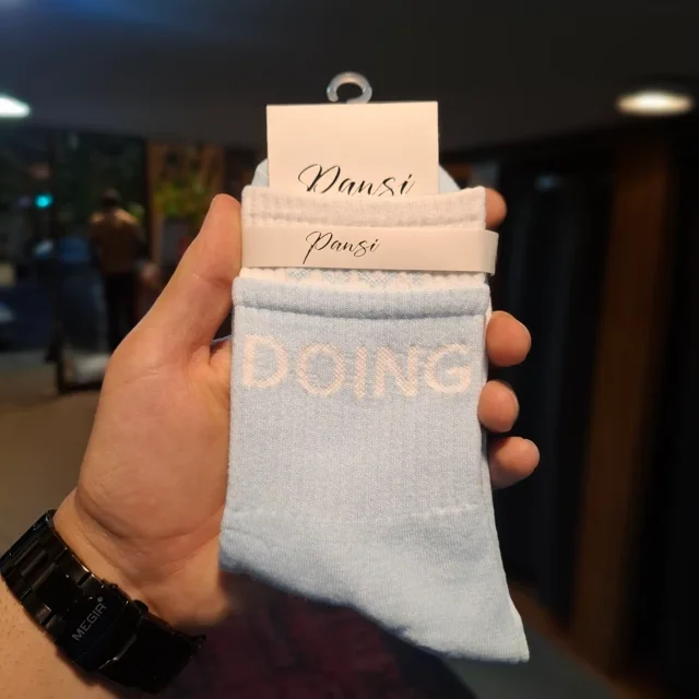 نمایش رنگ‌بندی جوراب ساق‌دار JUST DOING