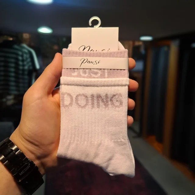 نمایش رنگ‌بندی جوراب ساق‌دار JUST DOING