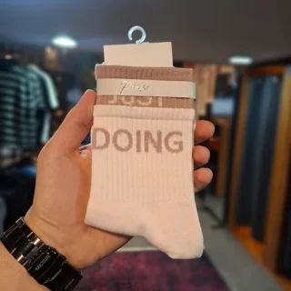 جوراب ساق‌دار طرح JUST DOING – کرم پاستیلی