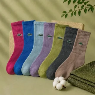 ست استایل جوراب اسپرت Lacoste رنگ موکا با کتانی روزمره