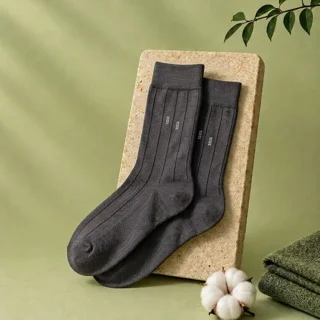 کیفیت کشباف نرم بدون جای رد و تراکم بافت جوراب اداری رنگ دودی
